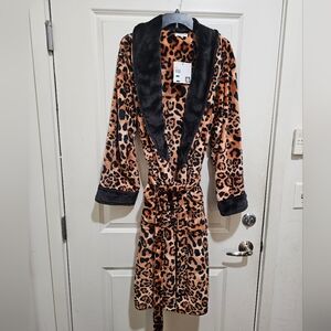 ❌️SOLD❌️ANNE KLEIN CHEETAH PRINT LONG ROBE (NWT)